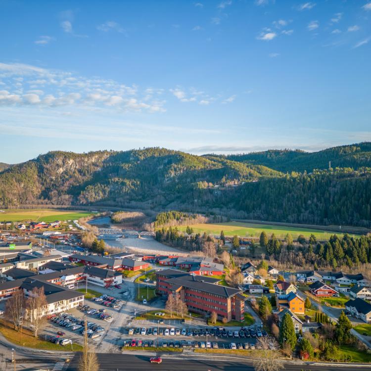 Rådhuset og sykehjemmet