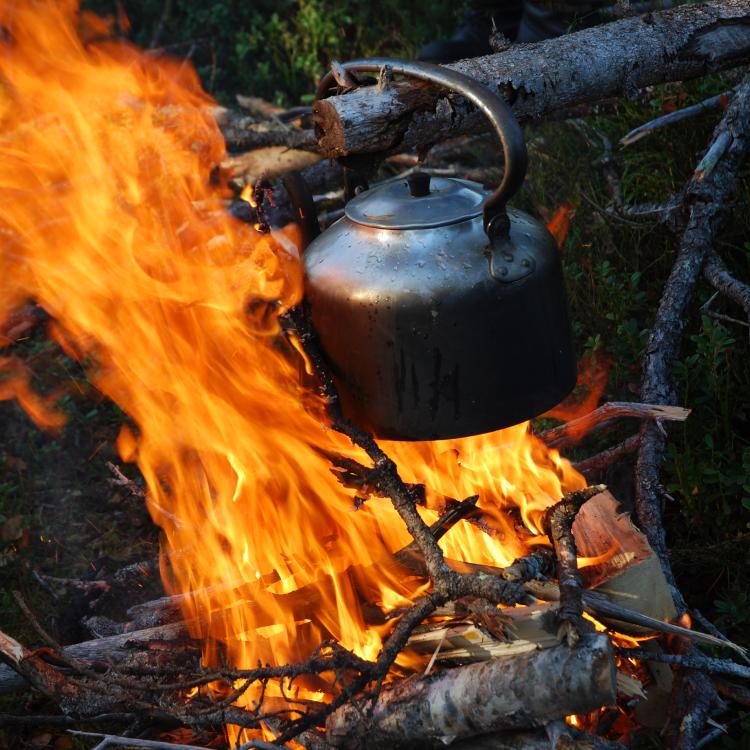 kaffe koker over bål